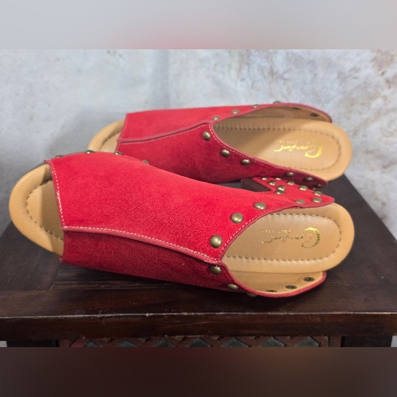 New Red Peep Toe Mules Clogs with Chunky Heel Stud Details Suede Feel Size 8 - Picture 7 of 7